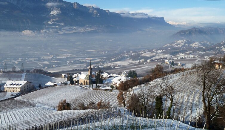winter suedtiroler weinstrasse bei montan pinzon