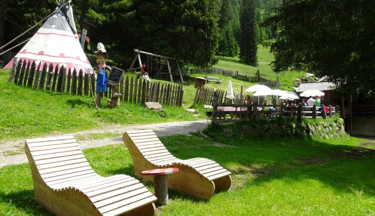 Gsieser Tal Kradorfer Alm Indianerzelt Spielplatz