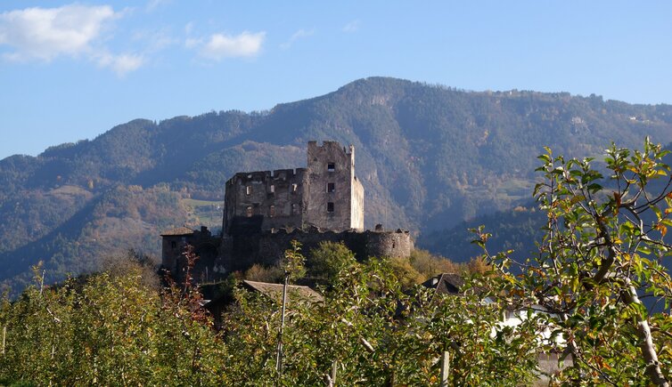 jenesien burg ruine rafenstein herbst