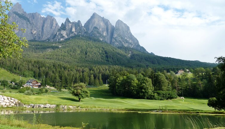 golfplatz bei seis und schlern