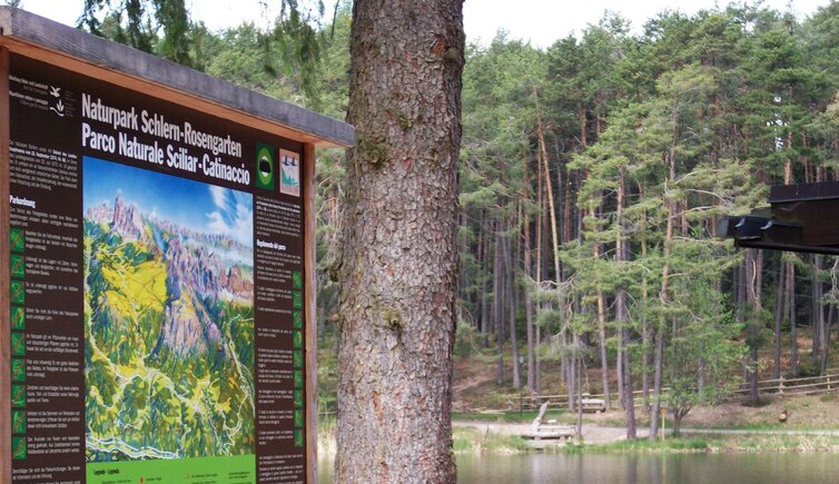 voelser weiher cafe sitze schild naturpark