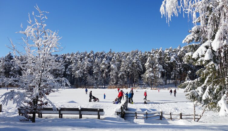 voelser weiher winter eislaufen