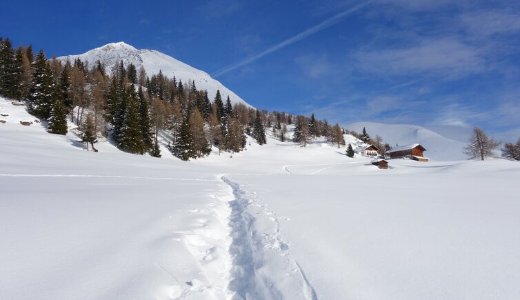 winter bei eggergrubalm oberhalb stuls dahinter hochwart fr