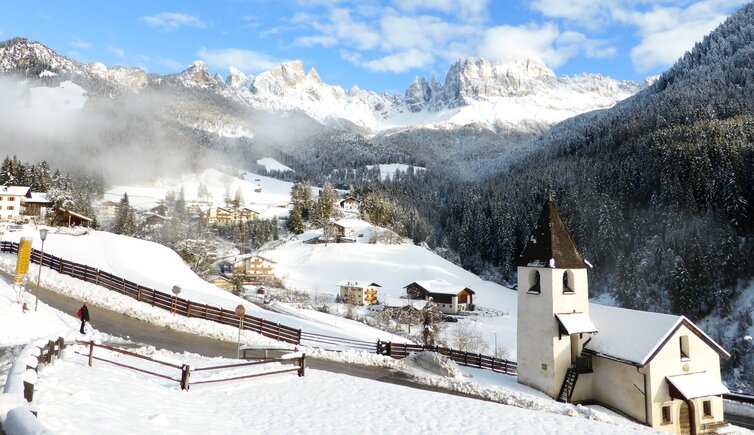 kirche st zyprian tiers winter