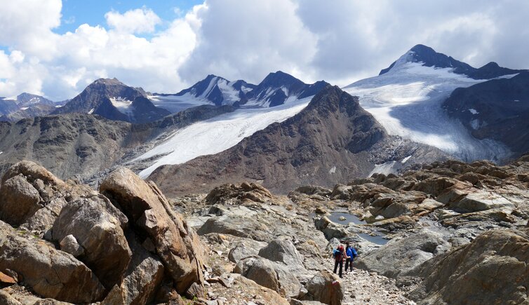 steinlandschaft am weg zur oetzi fundstelle blick richtung similaun fr