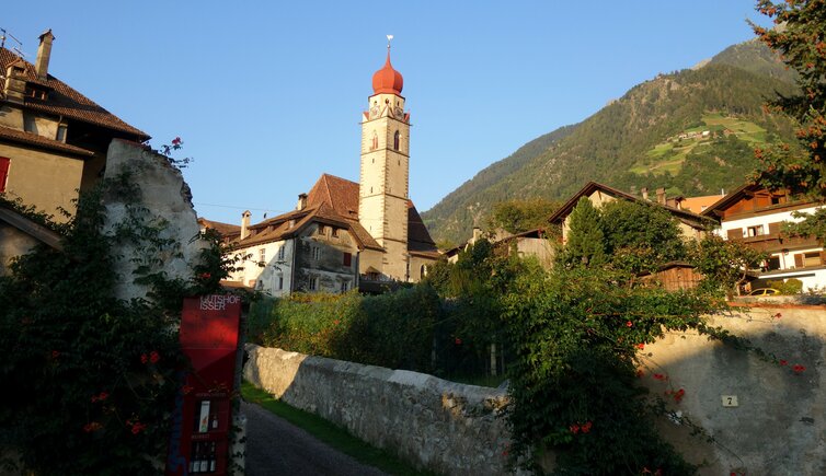 partschins kirche morgenrot