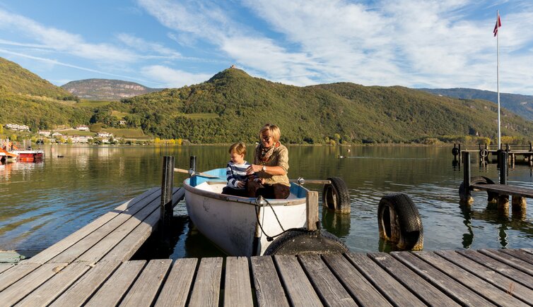 kalterersee herbst personen boot