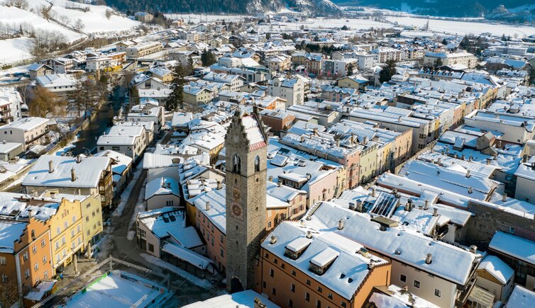 sterzing zentrum stadtzentrum winter luftaufnahme altstadt