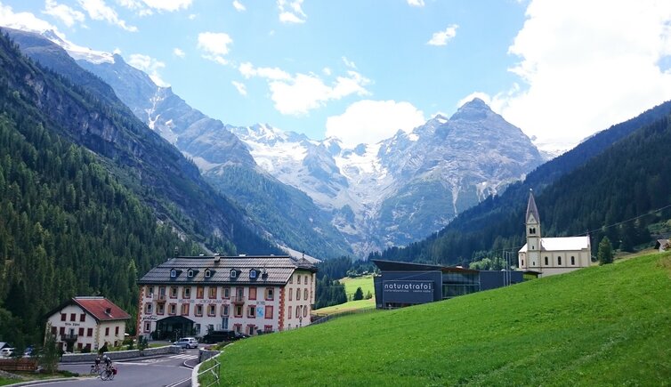 Trafoi Hotel Bella Vista Blick Richtung Ortler Ortlergebirge