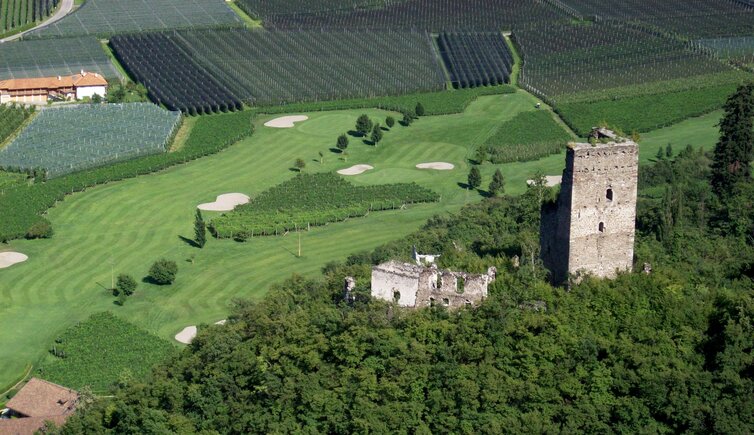 lana burgruine brandis brandisburg mit golfplatz lana