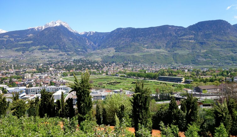 meran fruehling april panorama fr