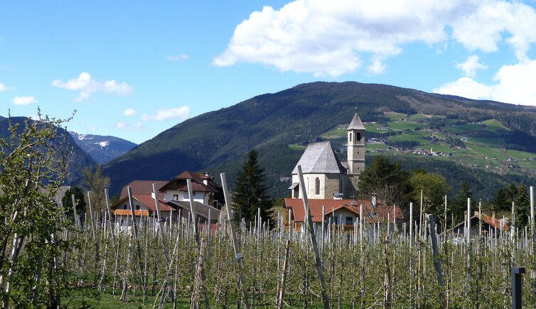 viums kirche und umgebung