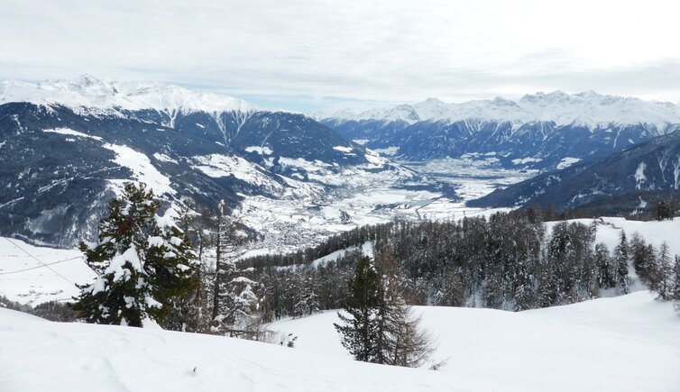aussicht auf obervinschgau bei mals winter ab watles