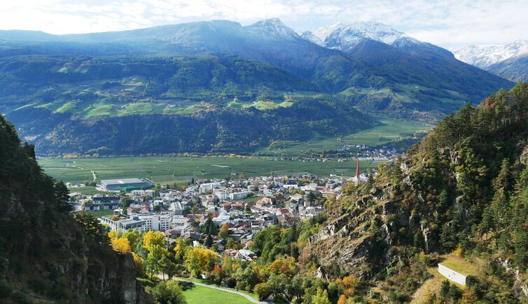 blick aus dem unteren schlandrauntal richtung schlanders und noerdersberg