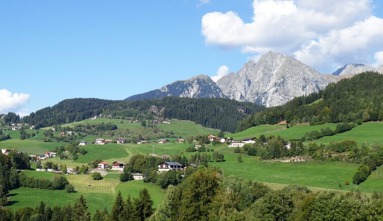 aussicht auf gemeinde hafling dahinter ifinger fr