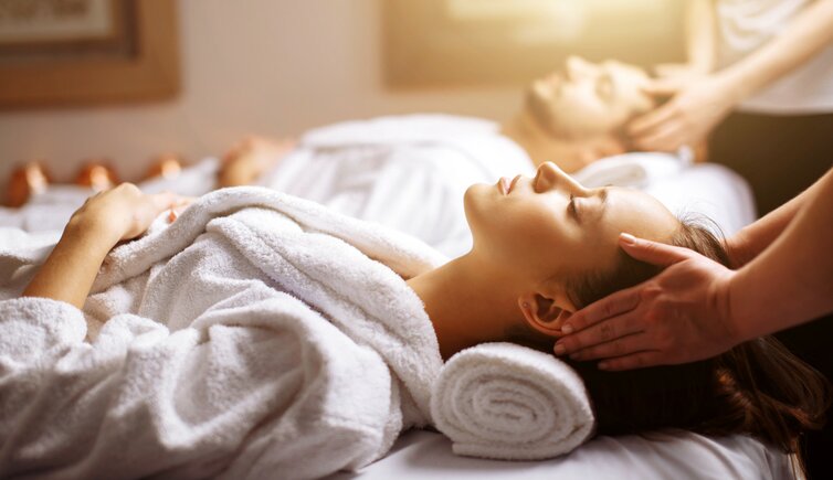 Wellness massage relax personen marketing