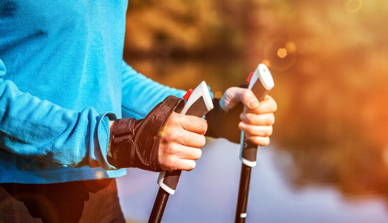 nordic walking wander stoecke suedtirol